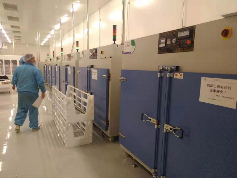 Θέρμανση φούρνος κυκλοφορίας ζεστού αέρα που αποστέλλεται στην Ινδία, για ψήσιμο και σκλήρυνση εξαρτημάτων.